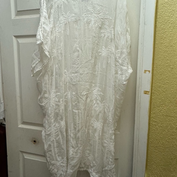 Johnny Was White Tunic with Colorful Embroidery - Picture 2 of 6